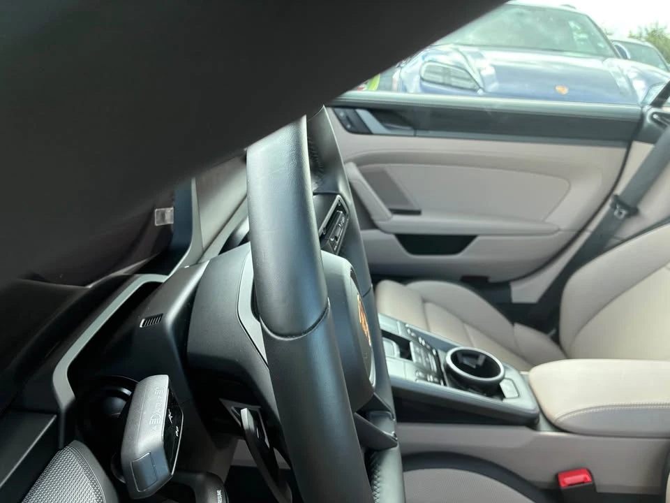 2025 Porsche 992 Carrera - Image 12 of 17