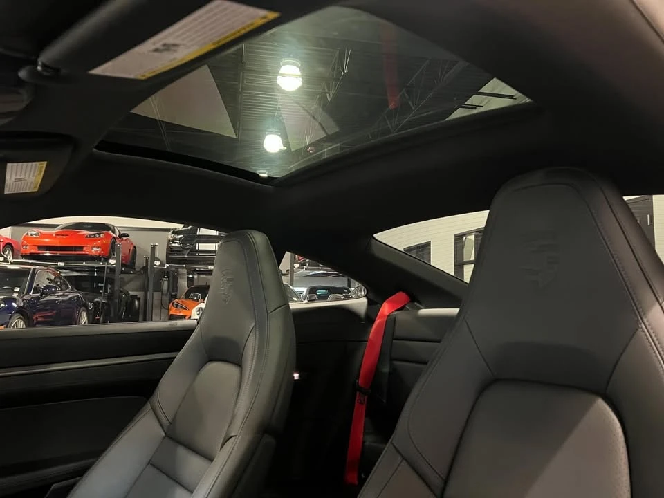2025 Porsche 992 Carrera - Image 14 of 18