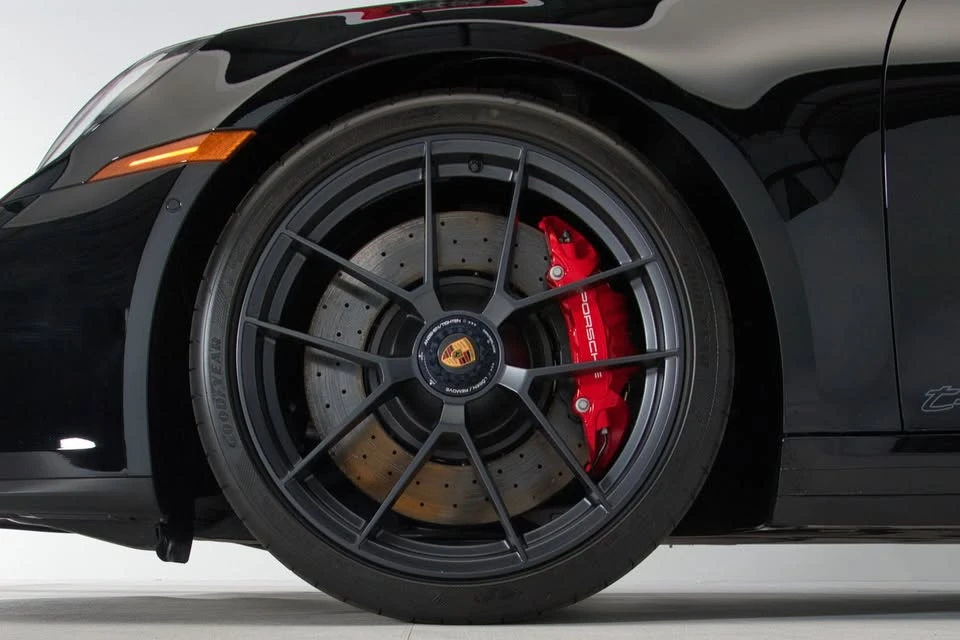 2025 Porsche 992 Carrera GTS - Image 12 of 17