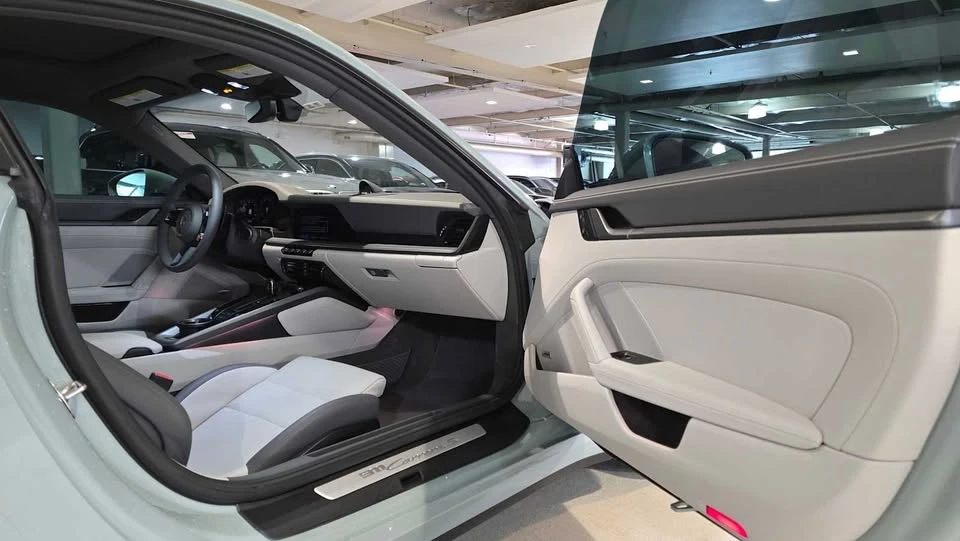 2025 Porsche 992 Carrera S - Image 9 of 10