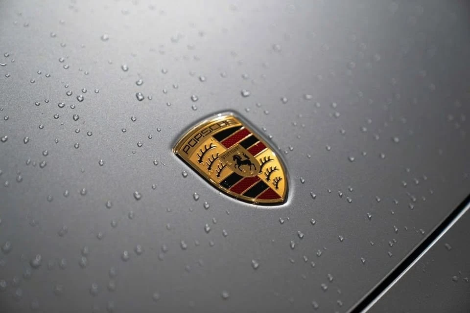 2025 Porsche 992 Carrera T - Image 18 of 19