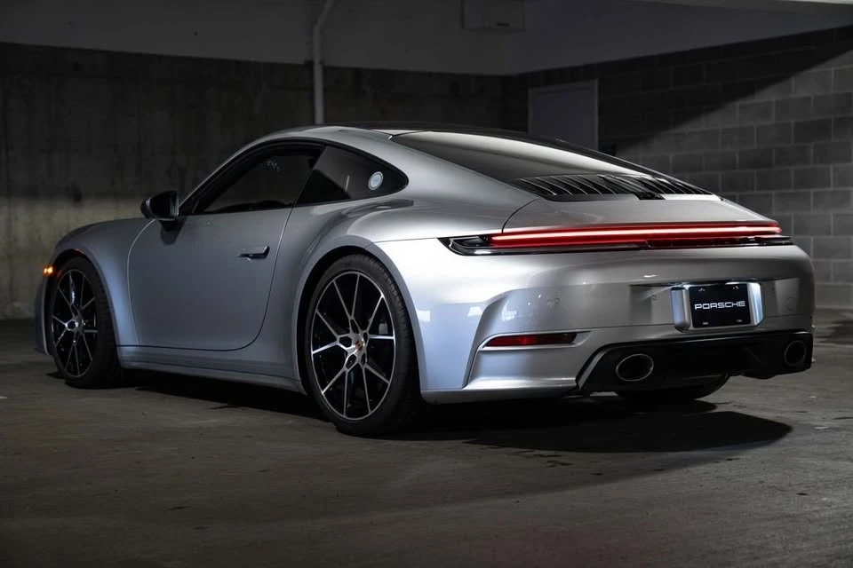 2025 Porsche 992 Carrera T - Image 11 of 19