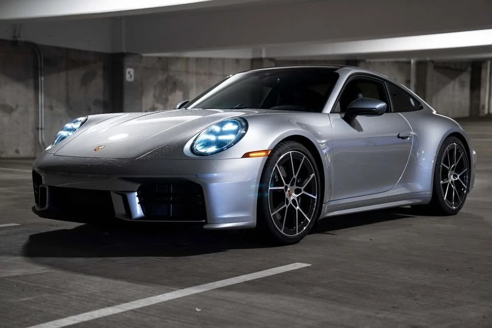 2025 Porsche 992 Carrera T - Image 9 of 19