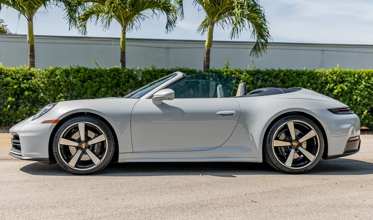 2025 Porsche 992 Carrera - Image 7 of 31