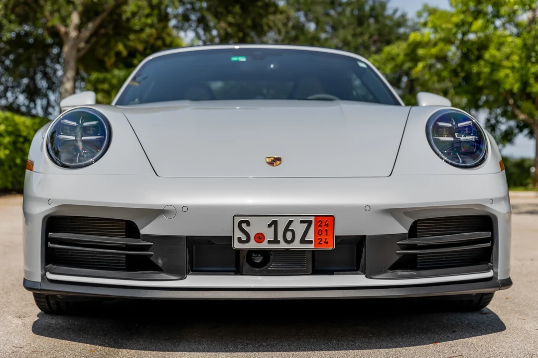 2025 Porsche 992 Carrera - Image 24 of 31