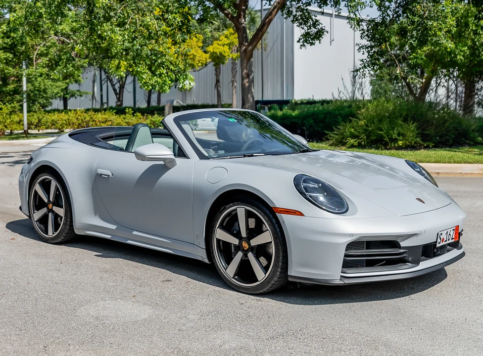 2025 Porsche 992 Carrera - Image 19 of 31