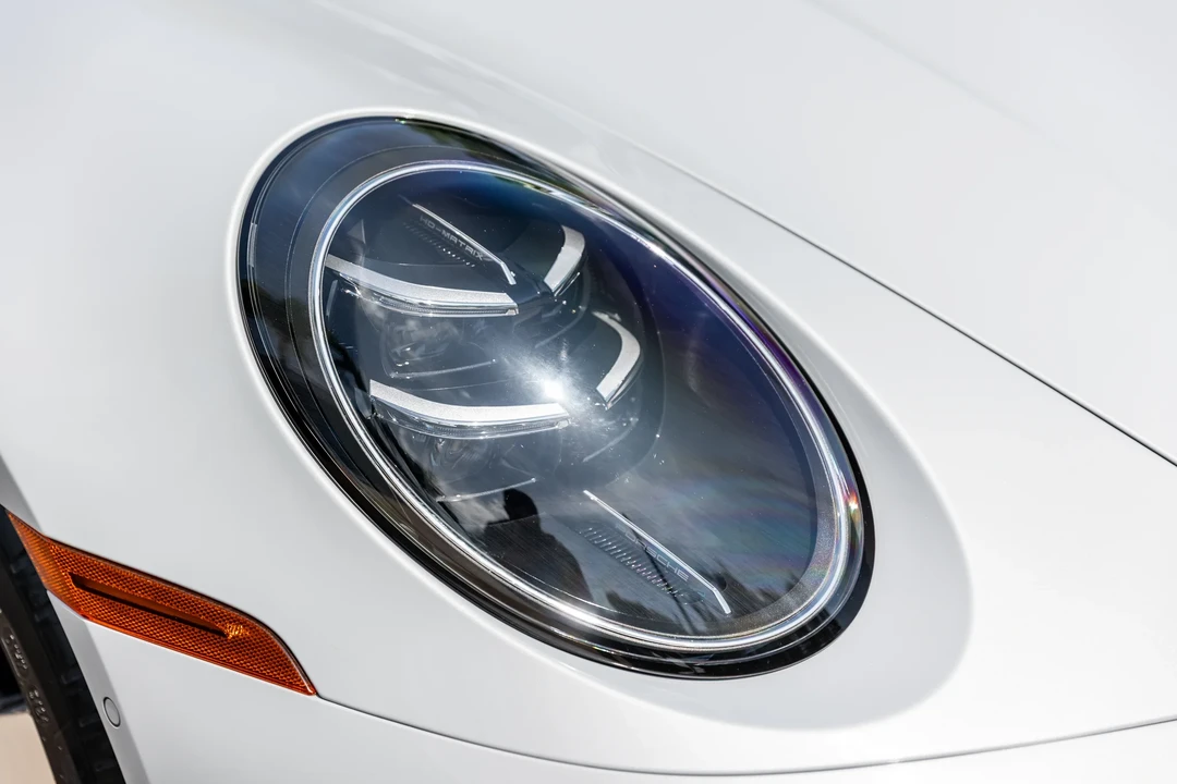 2025 Porsche 992 Carrera - Image 26 of 31