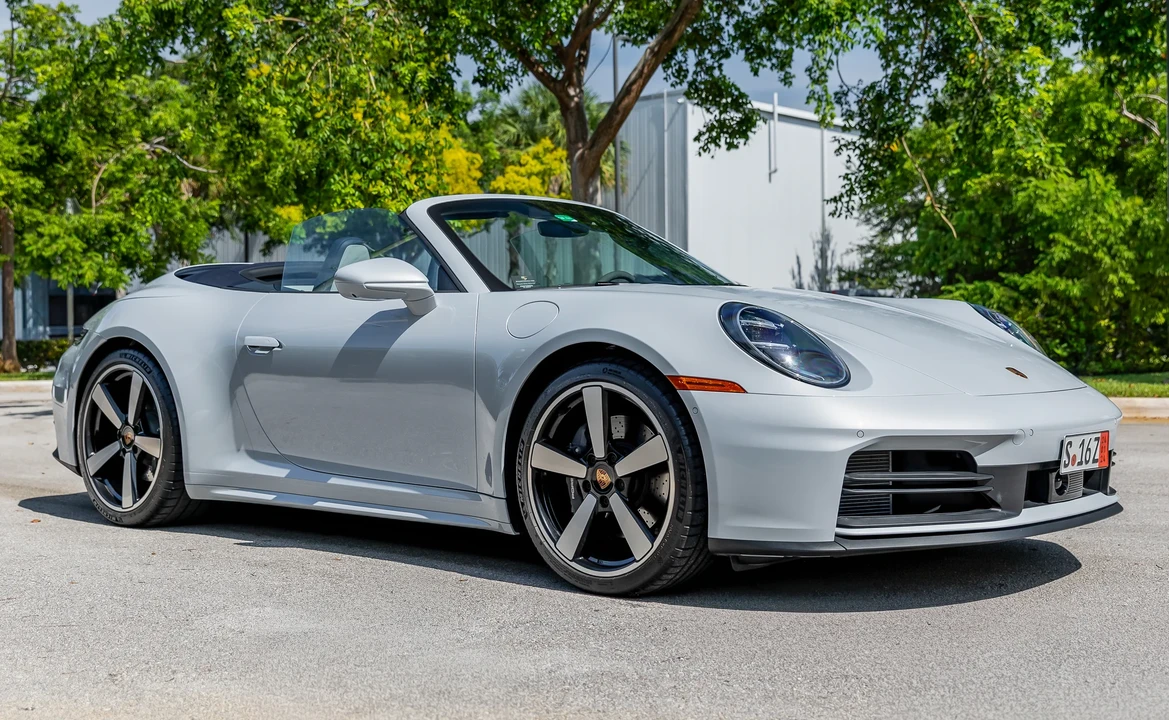 2025 Porsche 992 Carrera - Image 22 of 31