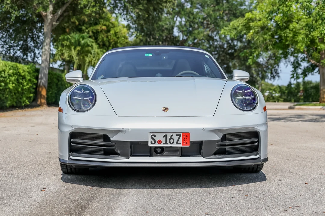2025 Porsche 992 Carrera - Image 23 of 31