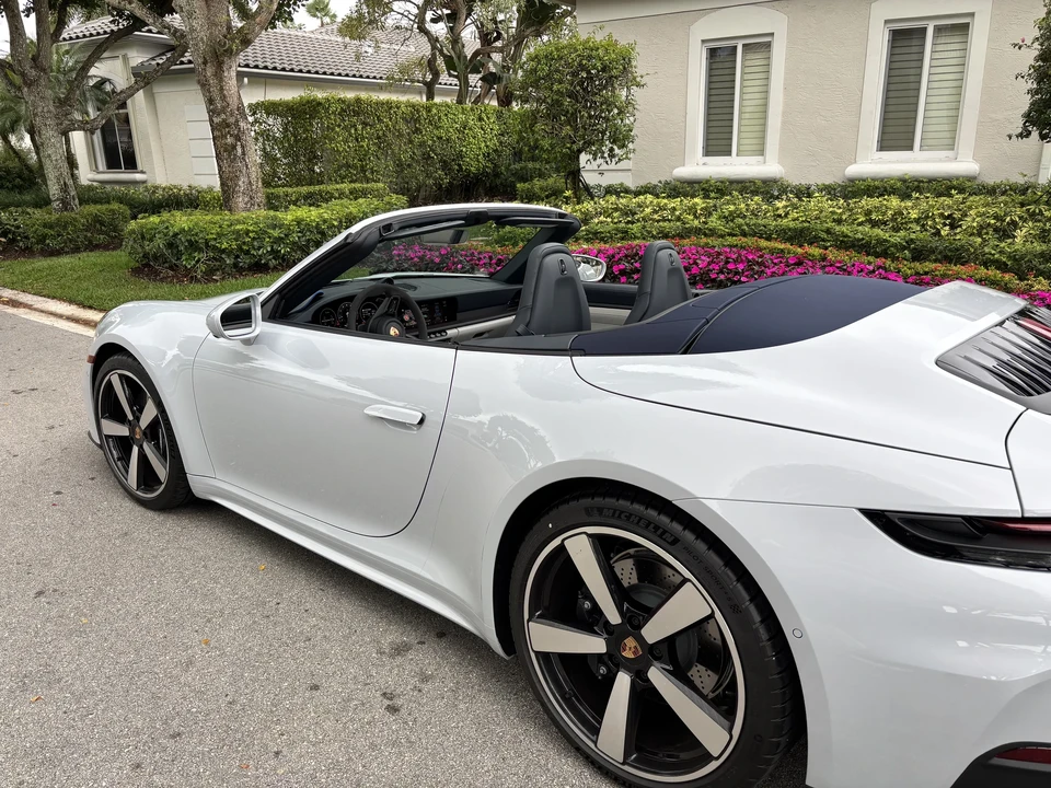 2025 Porsche 992 Carrera - Image 10 of 31