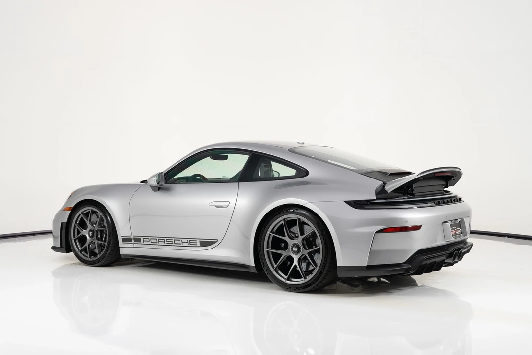 2025 Porsche 992 GT3 - Image 4 of 6