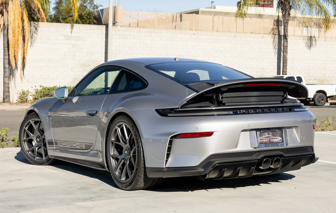 2025 Porsche 992 GT3 - Image 5 of 6