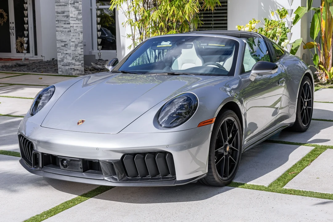 2025 Porsche 992 Targa 4 GTS - Image 4 of 6