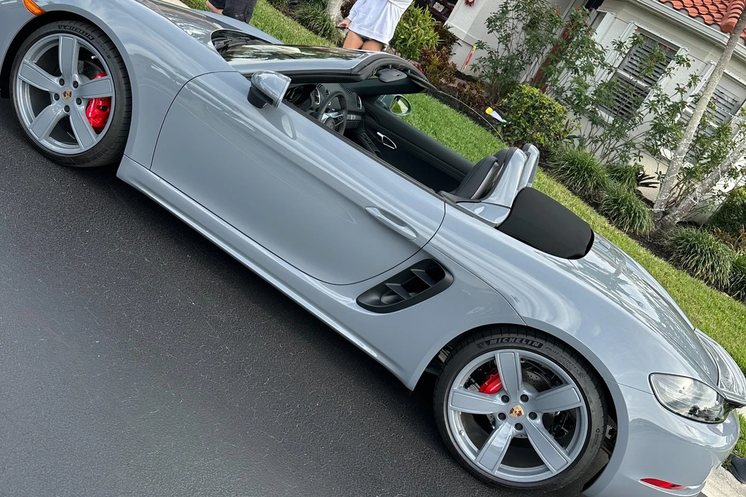 2025 Porsche 718 Boxster S - Image 4 of 11
