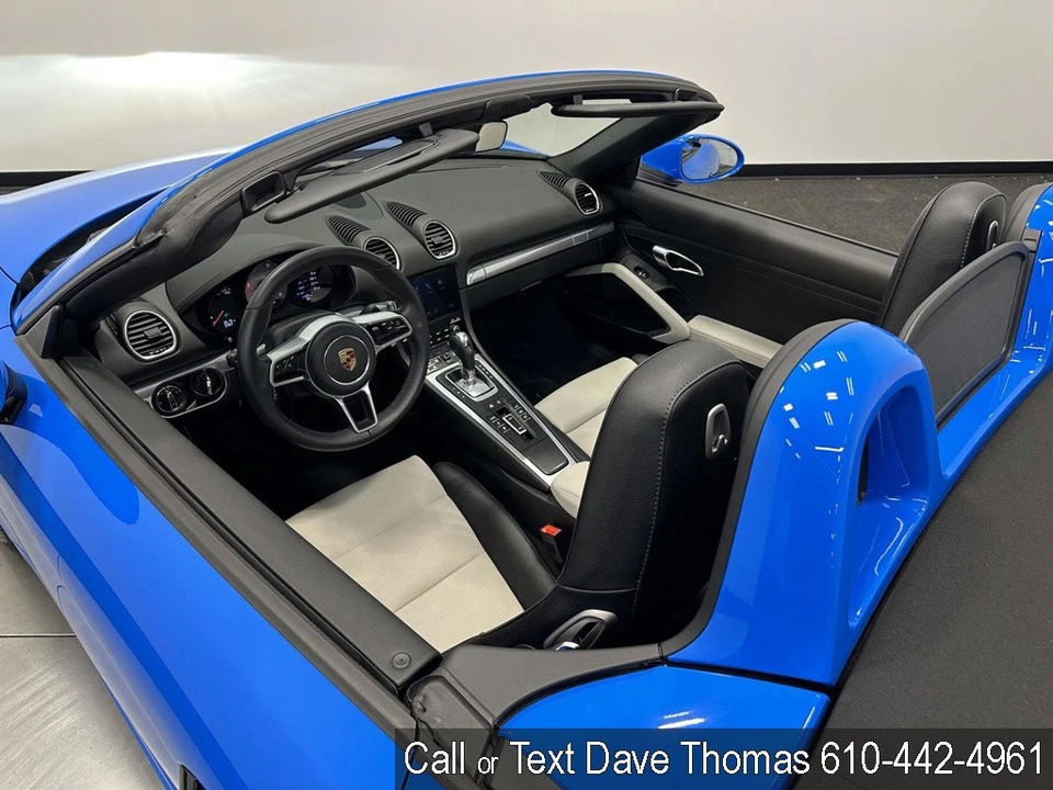 2025 Porsche - Image 15 of 24