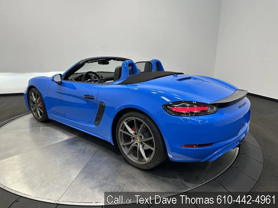 2025 Porsche - Image 14 of 24