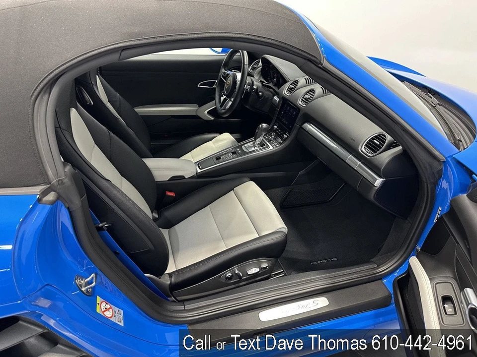 2025 Porsche - Image 16 of 24