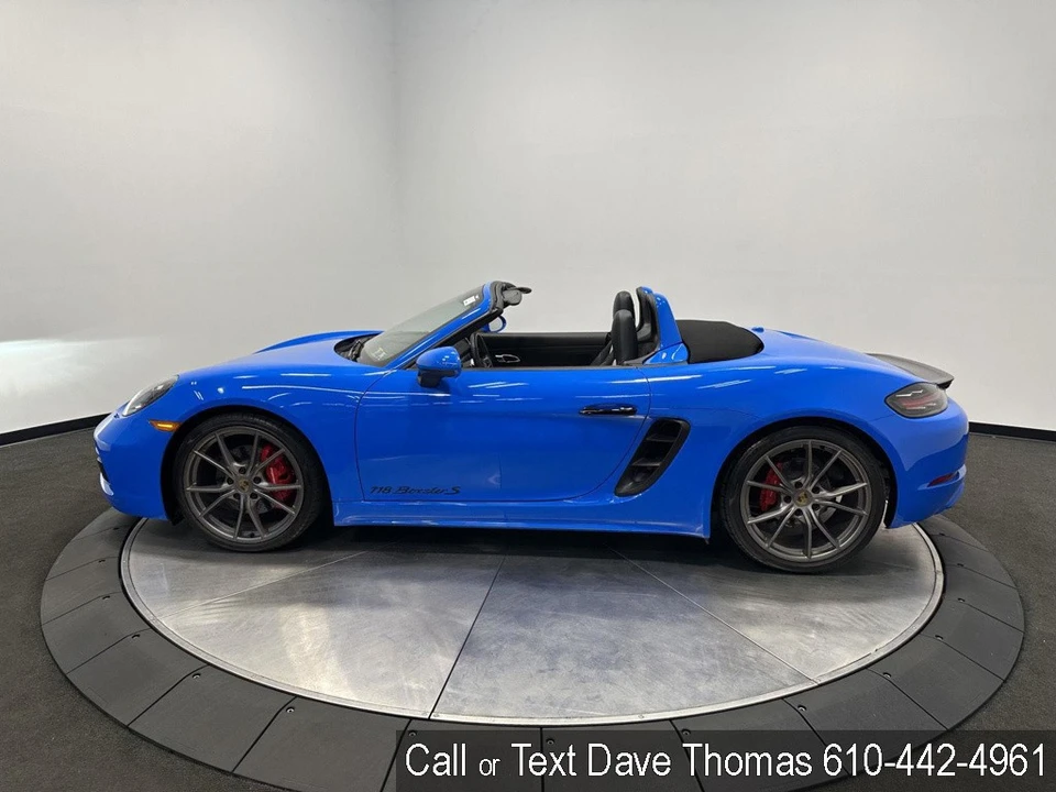2025 Porsche - Image 13 of 24