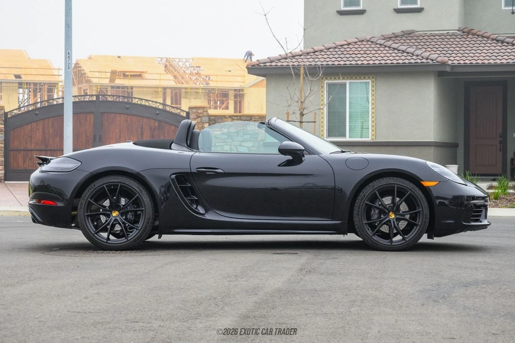 2025 Porsche 718 Boxster - Image 9 of 12