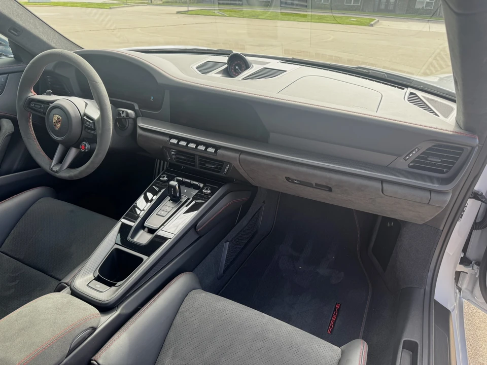 2025 Porsche 992 Carrera GTS - Image 22 of 31