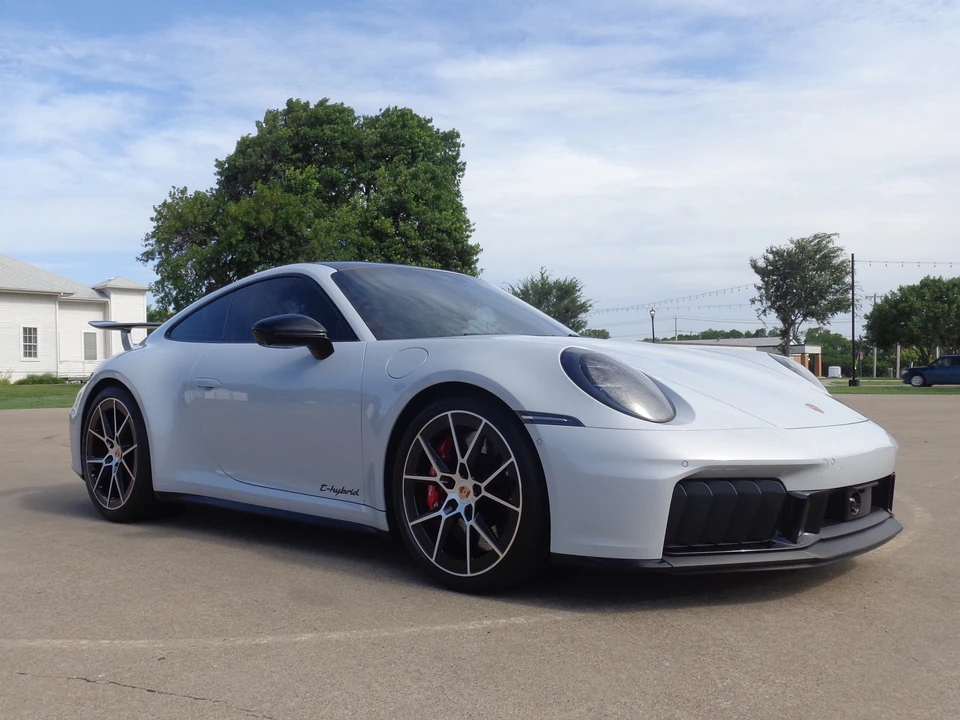 2025 Porsche 992 Carrera GTS - Image 3 of 31