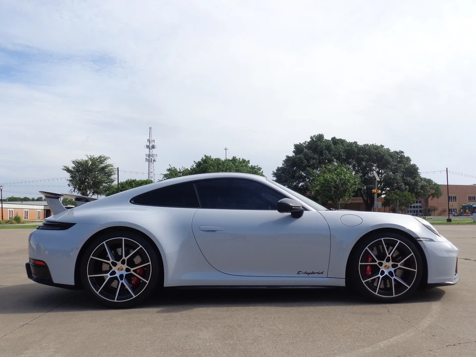 2025 Porsche 992 Carrera GTS - Image 12 of 31