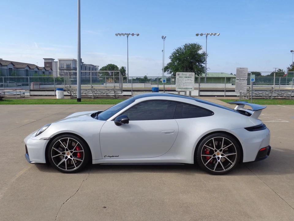 2025 Porsche 992 Carrera GTS - Image 16 of 31