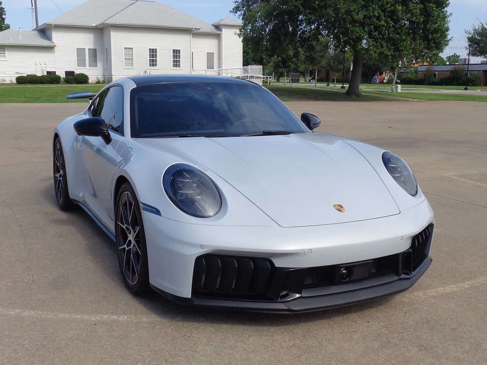 2025 Porsche 992 Carrera GTS - Image 11 of 31