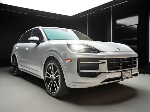 2025 Porsche Cayenne GTS