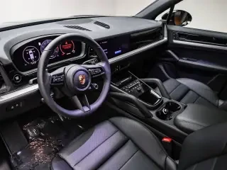 2025 Porsche 9Y0/9Y3 Cayenne - Image 3 of 4