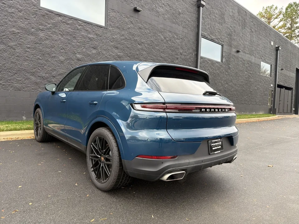 2025 Porsche 9Y0/9Y3 Cayenne - Image 3 of 13