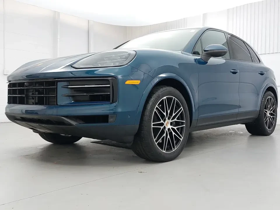 2025 Porsche 9Y0/9Y3 Cayenne - Image 12 of 13