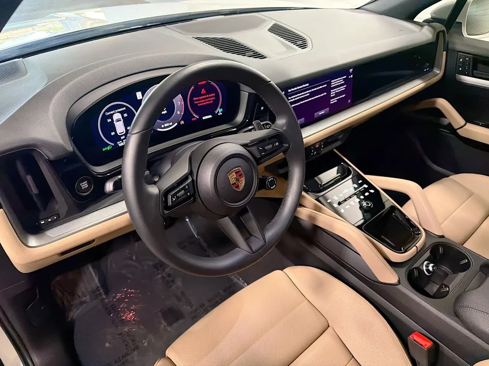 2025 Porsche 9Y0/9Y3 Cayenne - Image 4 of 5