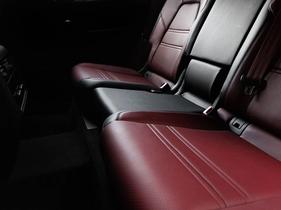2025 Porsche 9Y0/9Y3 Cayenne Coupe - Image 26 of 31