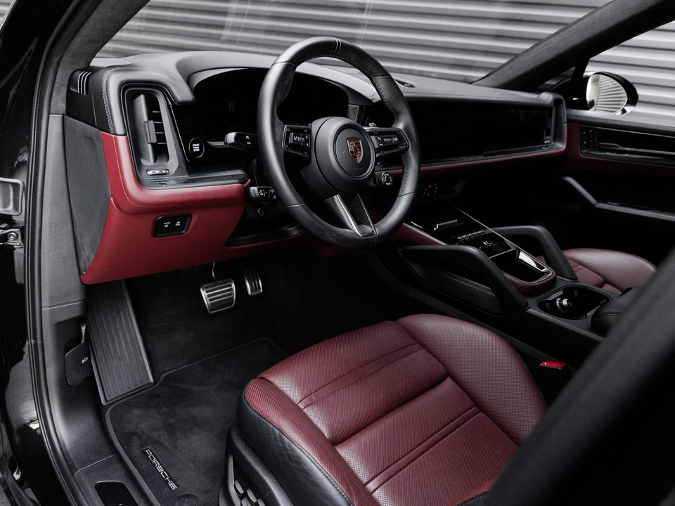 2025 Porsche 9Y0/9Y3 Cayenne Coupe - Image 4 of 31