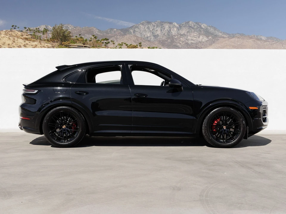 2025 Porsche 9Y0/9Y3 Cayenne Coupe - Image 8 of 31