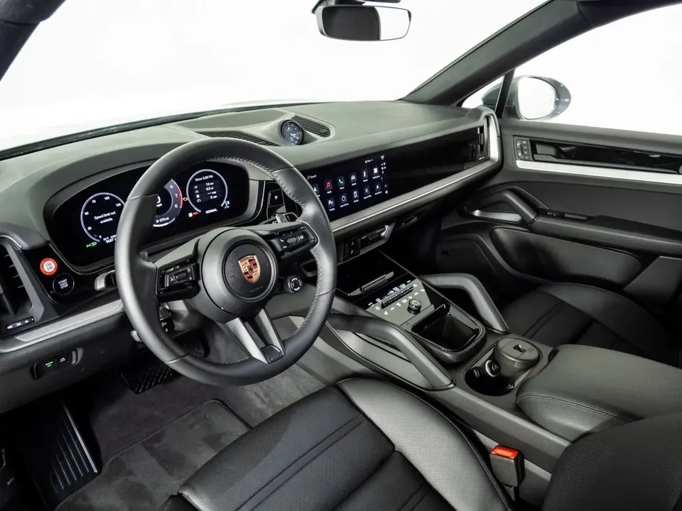 2025 Porsche 9Y0/9Y3 Cayenne - Image 4 of 6
