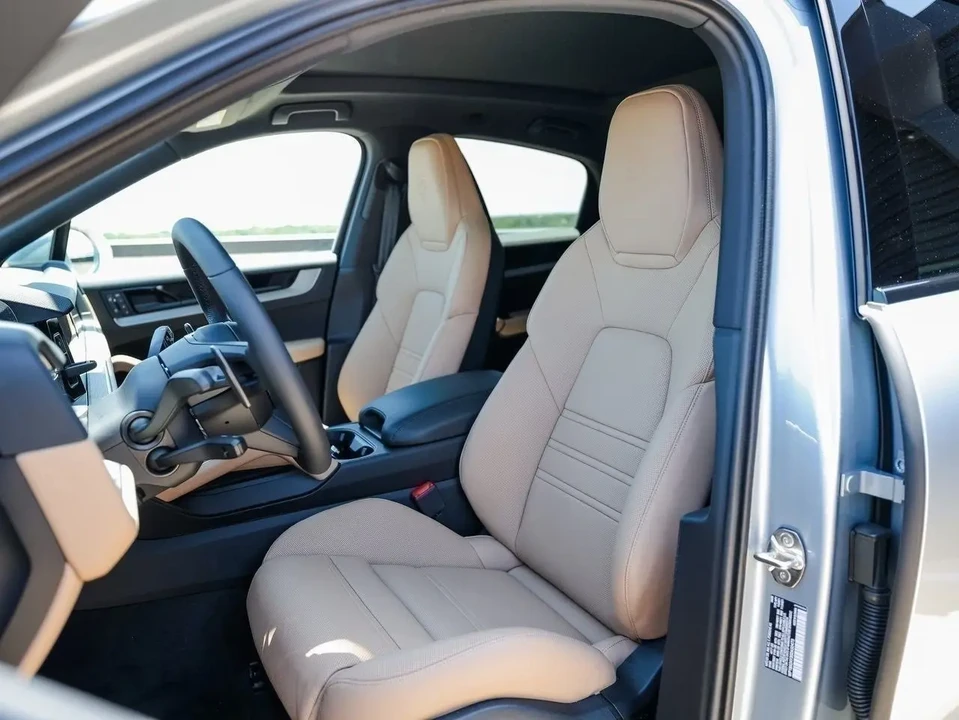 2025 Porsche 9Y0/9Y3 Cayenne - Image 5 of 6
