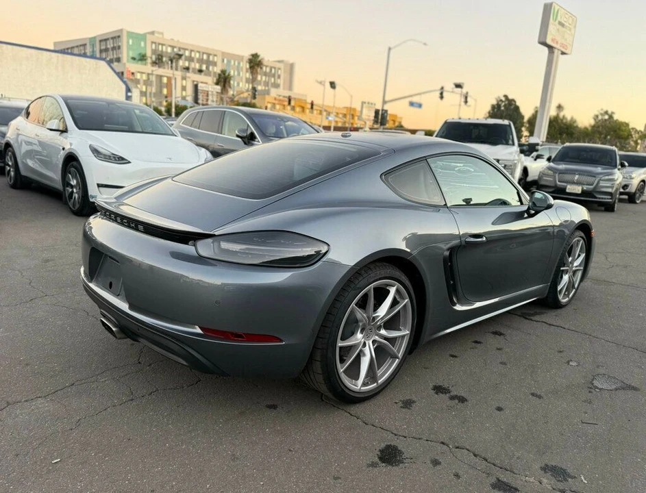 2025 Porsche 9Y0/9Y3 Cayenne - Image 4 of 21