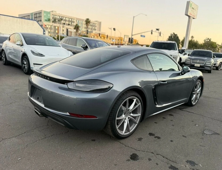 2025 Porsche 9Y0/9Y3 Cayenne - Image 4 of 21