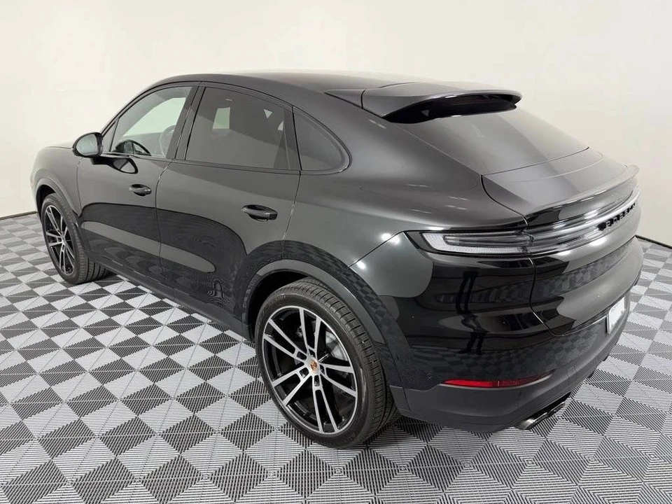 2025 Porsche 9Y0/9Y3 Cayenne Coupe - Image 3 of 4