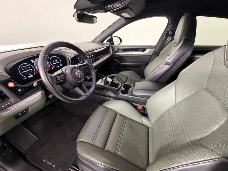 2025 Porsche 9Y0/9Y3 Cayenne Coupe - Image 4 of 4
