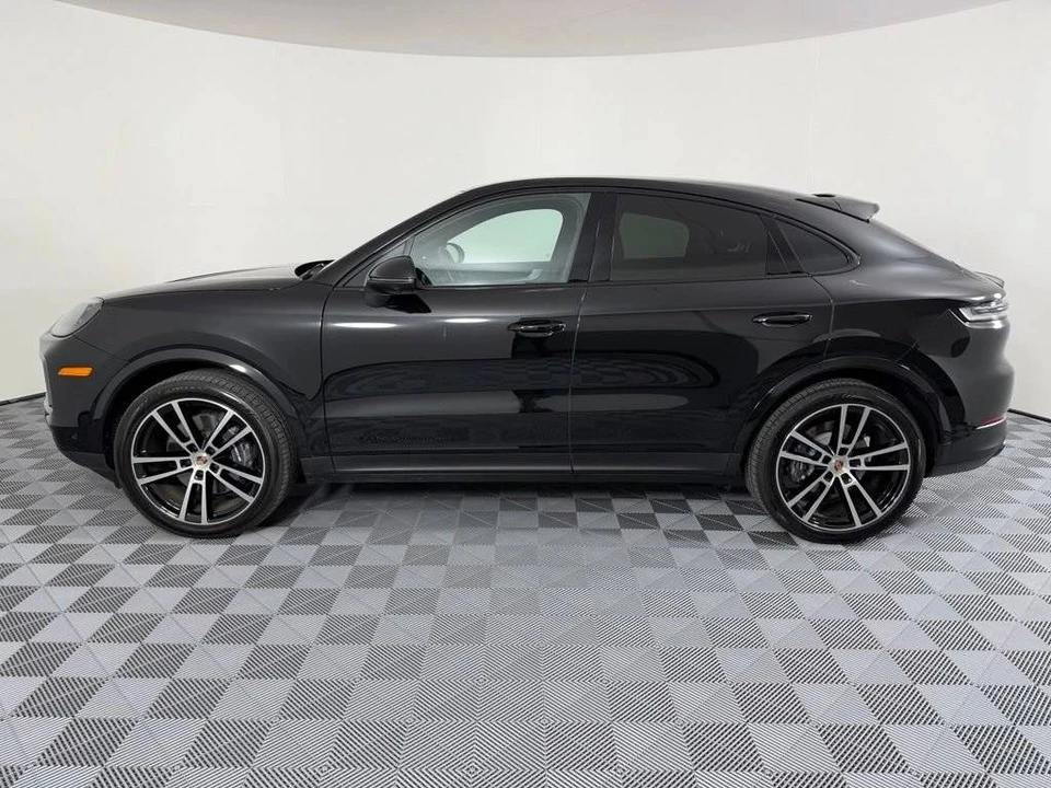 2025 Porsche 9Y0/9Y3 Cayenne Coupe - Image 2 of 4