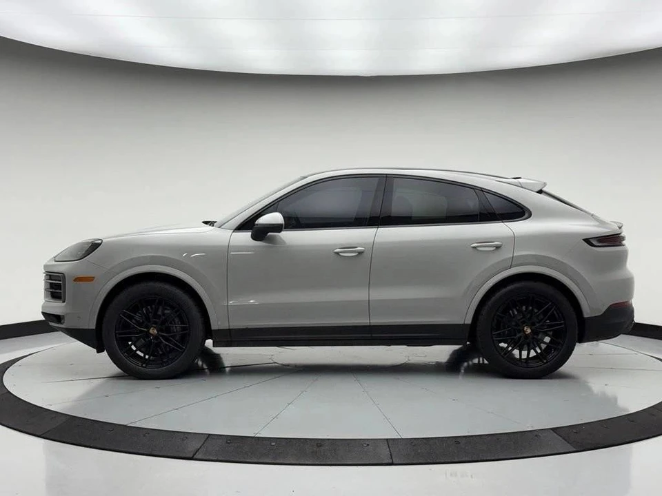 2025 Porsche 9Y0/9Y3 Cayenne Coupe - Image 2 of 4