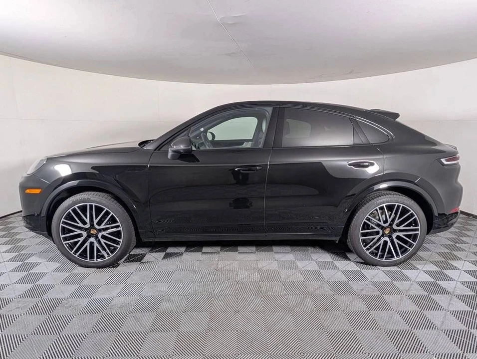 2025 Porsche 9Y0/9Y3 Cayenne Coupe - Image 2 of 4