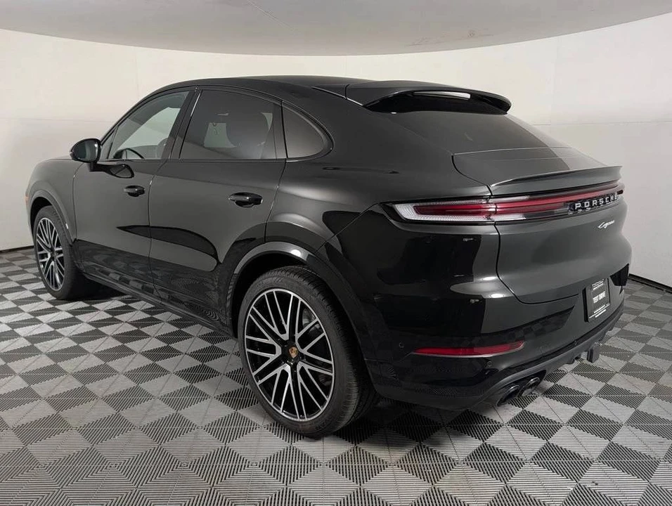 2025 Porsche 9Y0/9Y3 Cayenne Coupe - Image 3 of 4