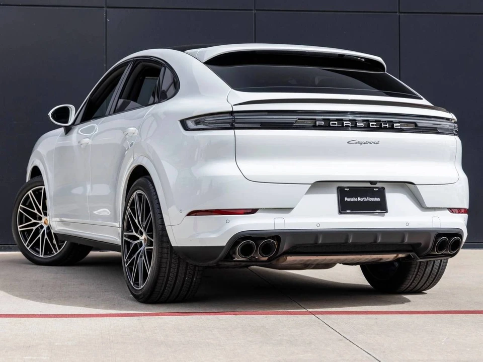 2025 Porsche 9Y0/9Y3 Cayenne Coupe - Image 3 of 4