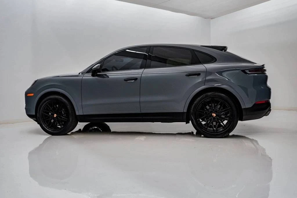 2025 Porsche 9Y0/9Y3 Cayenne Coupe - Image 2 of 4