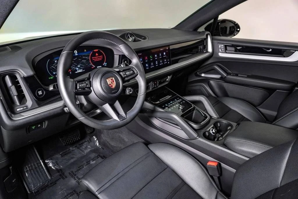 2025 Porsche 9Y0/9Y3 Cayenne Coupe - Image 4 of 4