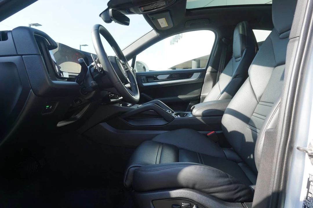 2025 Porsche 9Y0/9Y3 Cayenne Coupe - Image 5 of 5